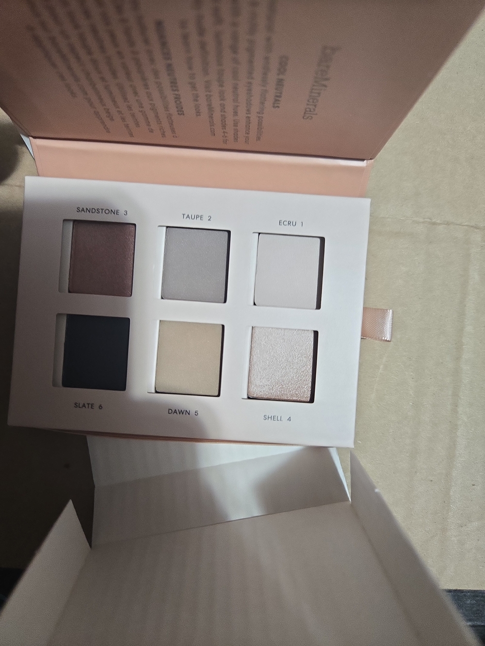Eyeshadow - Picture 3 of 3